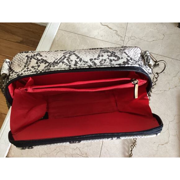 Parchita Petite Hexagon Crossbody Bag Neutral Python Chain Strap Neutral Mini - Picture 7 of 10